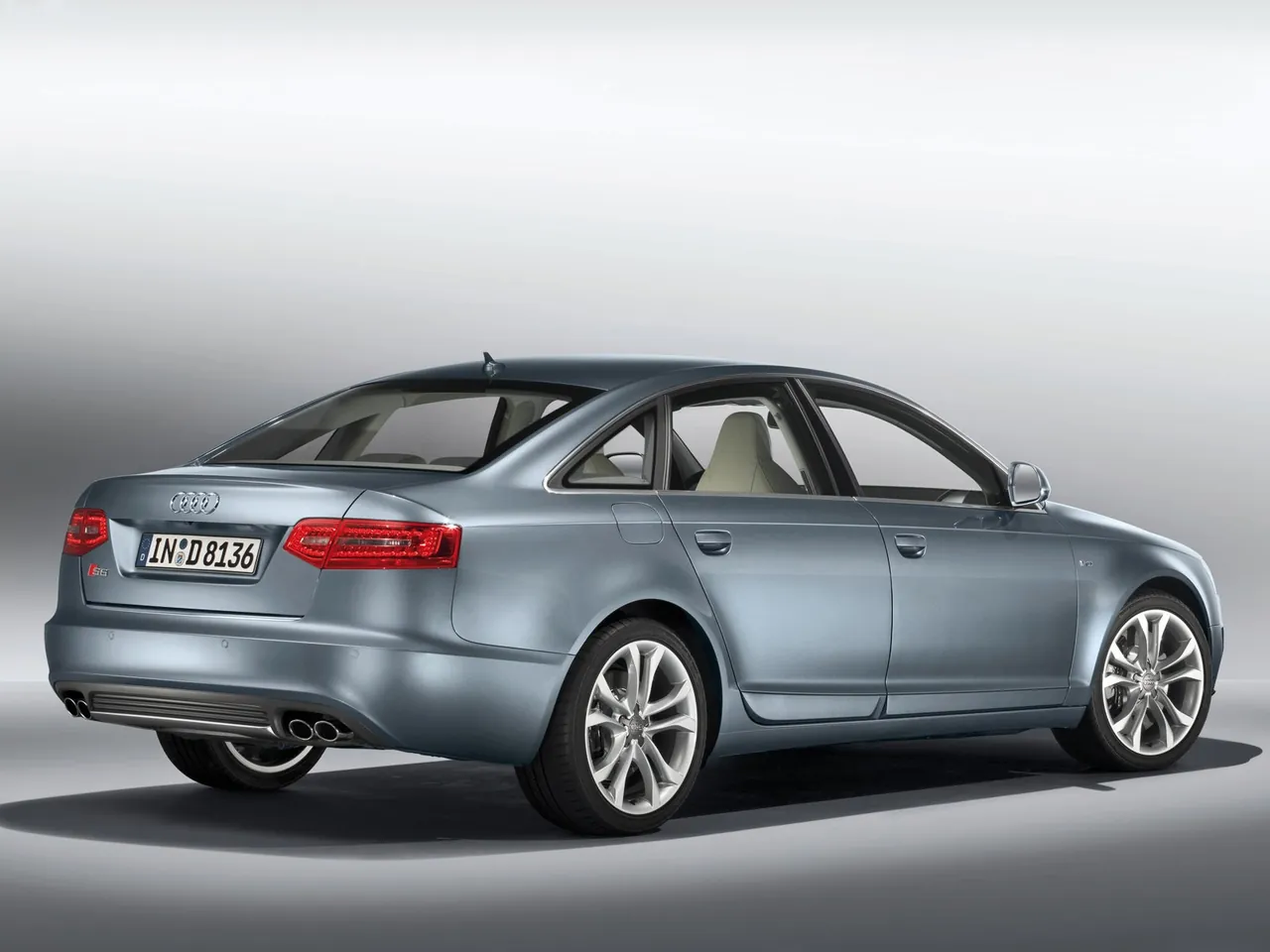 Audi S6 (2009) – zadní tříčtvrteční pohled