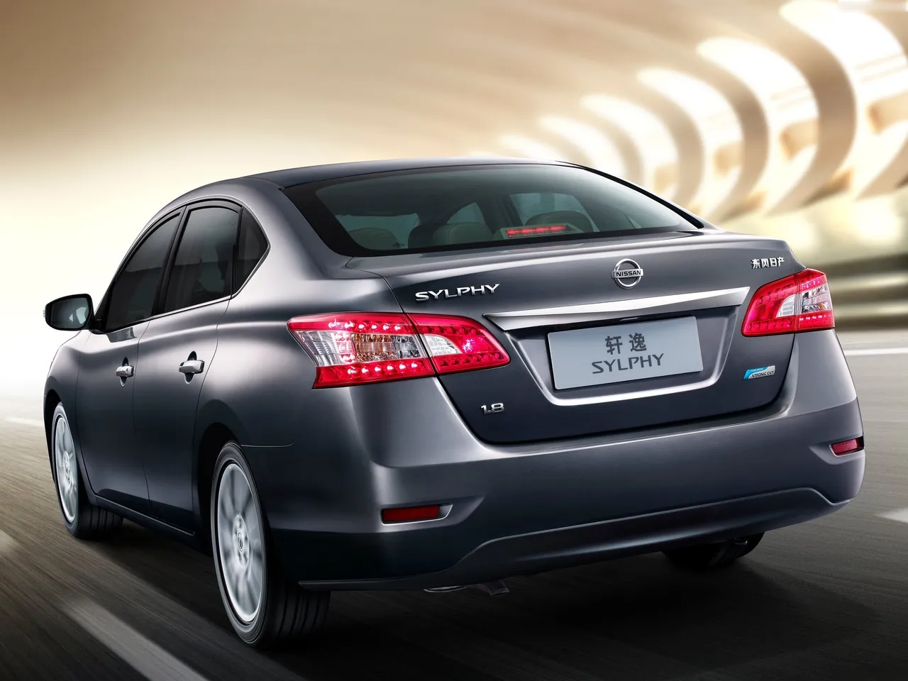 Nissan Sylphy Concept (2012) – zadní tříčtvrteční pohled