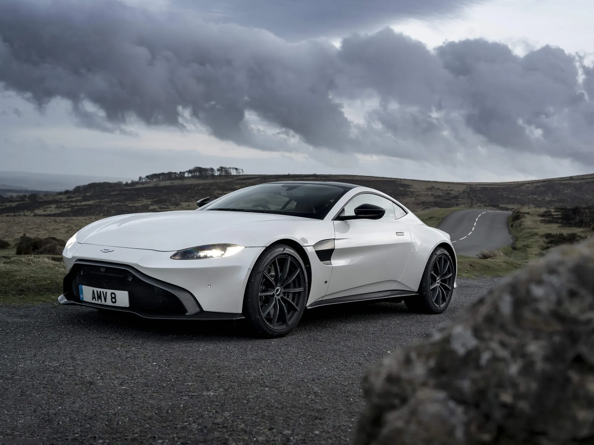 Aston Martin Vantage Morning Frost White (2019)