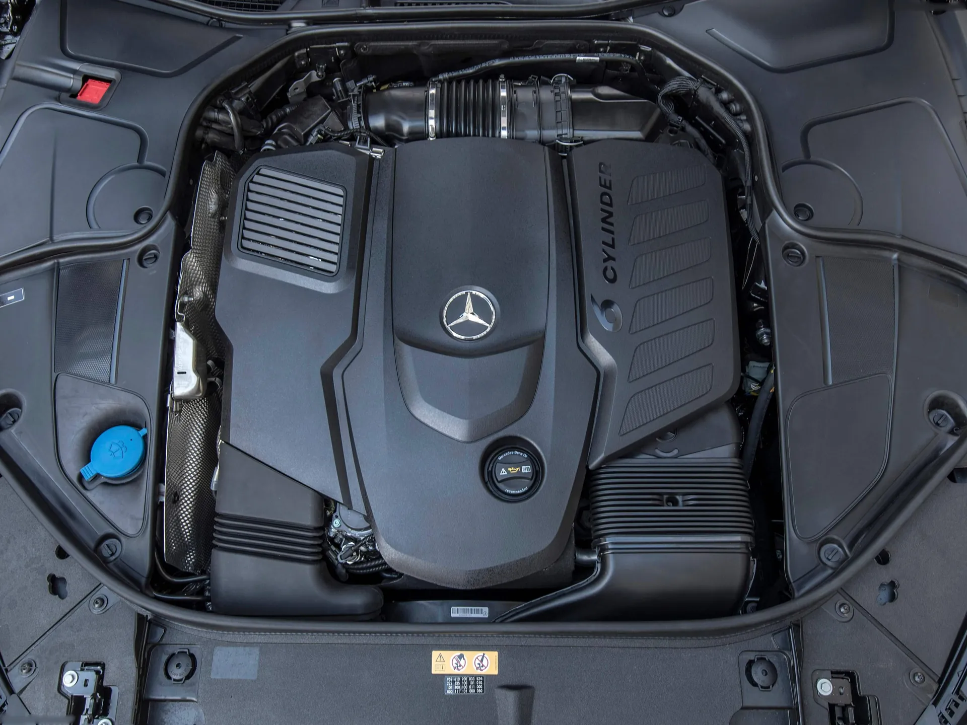 Mercedes-Benz S-Class (2018) – motorový prostor