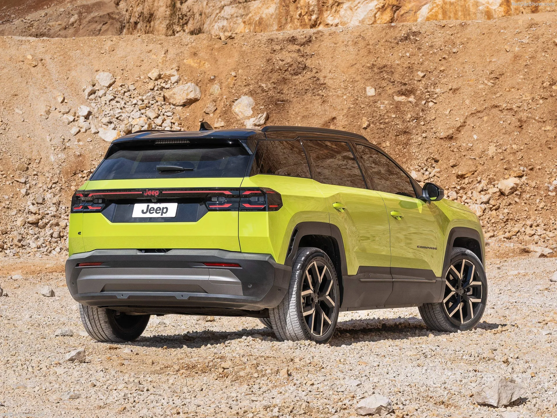 Jeep Compass (2026) – zadní tříčtvrteční pohled