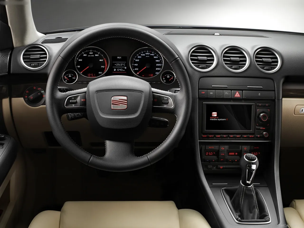 Seat Exeo (2009) – interiér