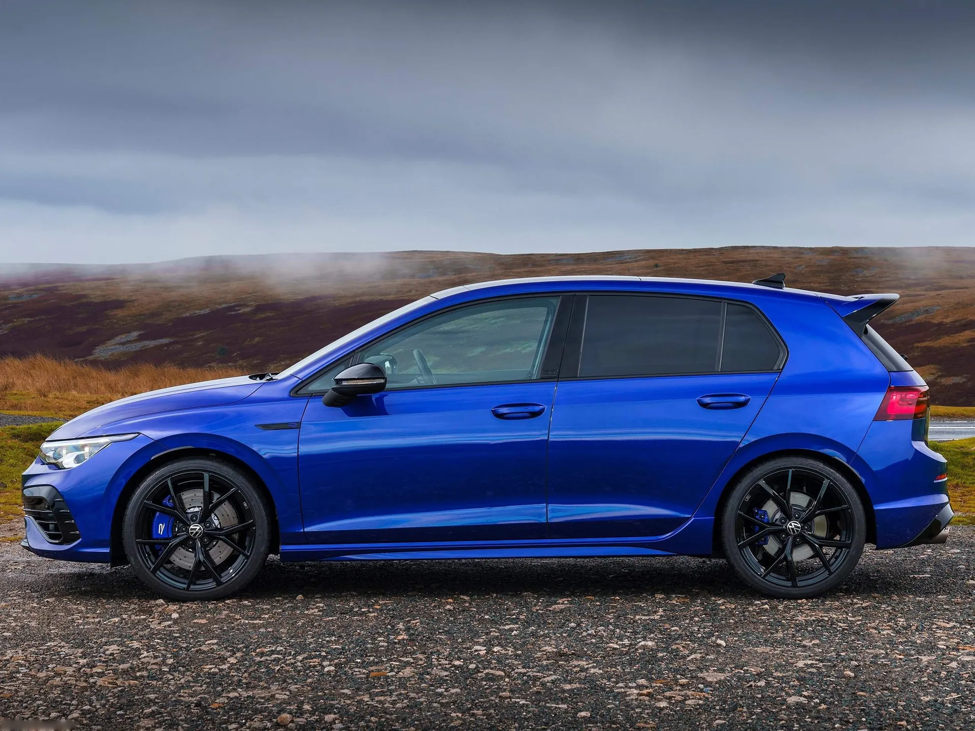 Volkswagen Golf R 20 Years [UK] (2022) - Side Profile