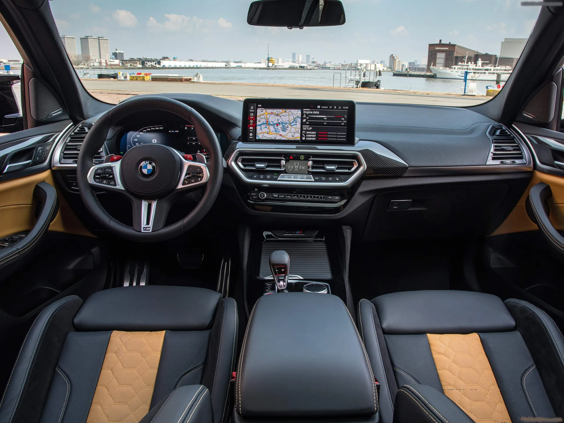 BMW X3 M Competition (2022) – interiér