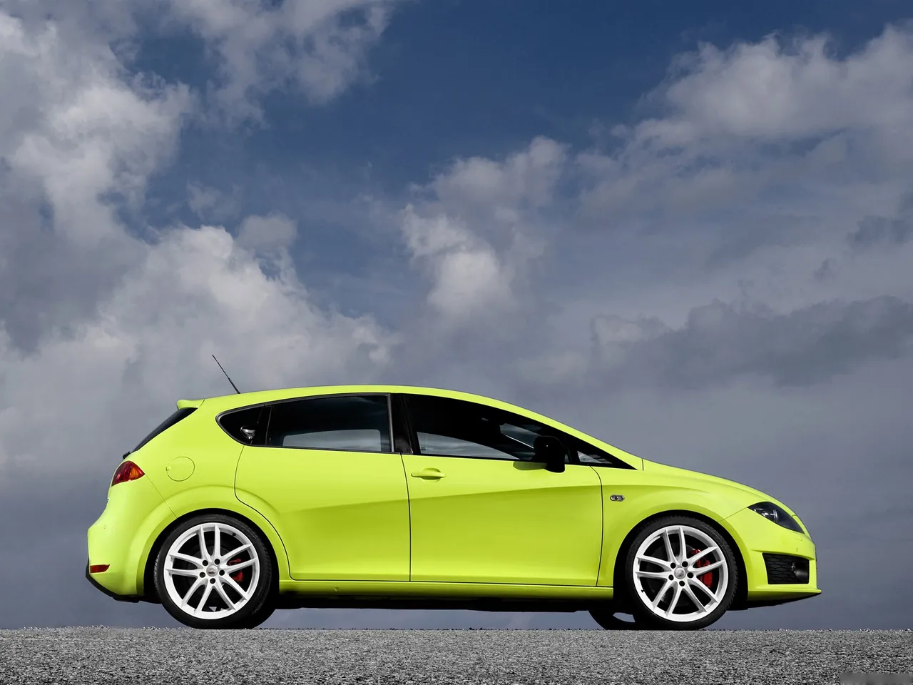 Seat Leon Cupra R (2010) – boční profil