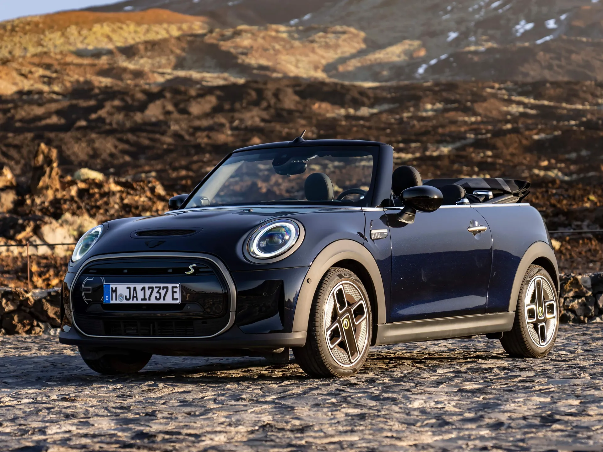 Mini Cooper SE Convertible (2023)