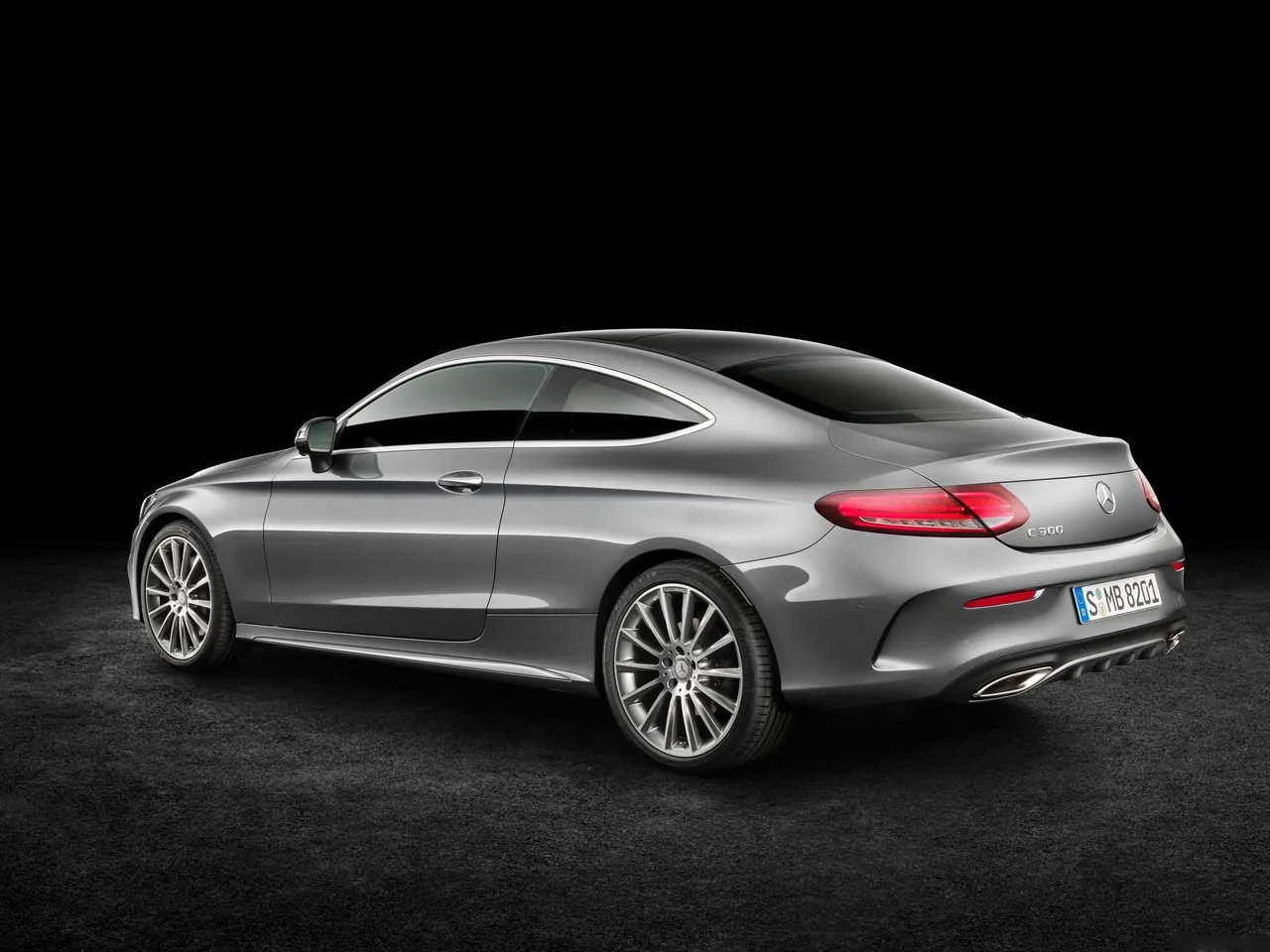 Mercedes-Benz C-Class Coupe (2017) – zadní tříčtvrteční pohled