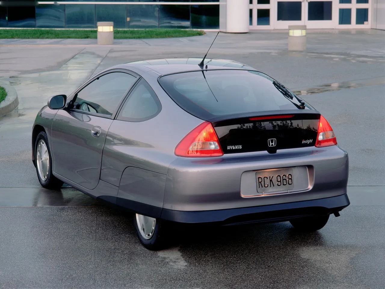 Honda Insight (2000) – zadní tříčtvrteční pohled