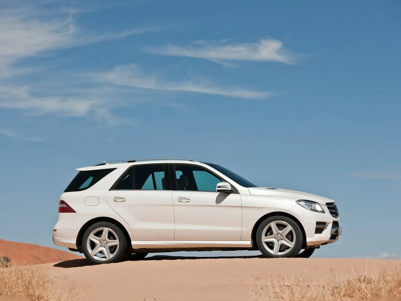 Mercedes-Benz M-Class (2012) - Side Profile