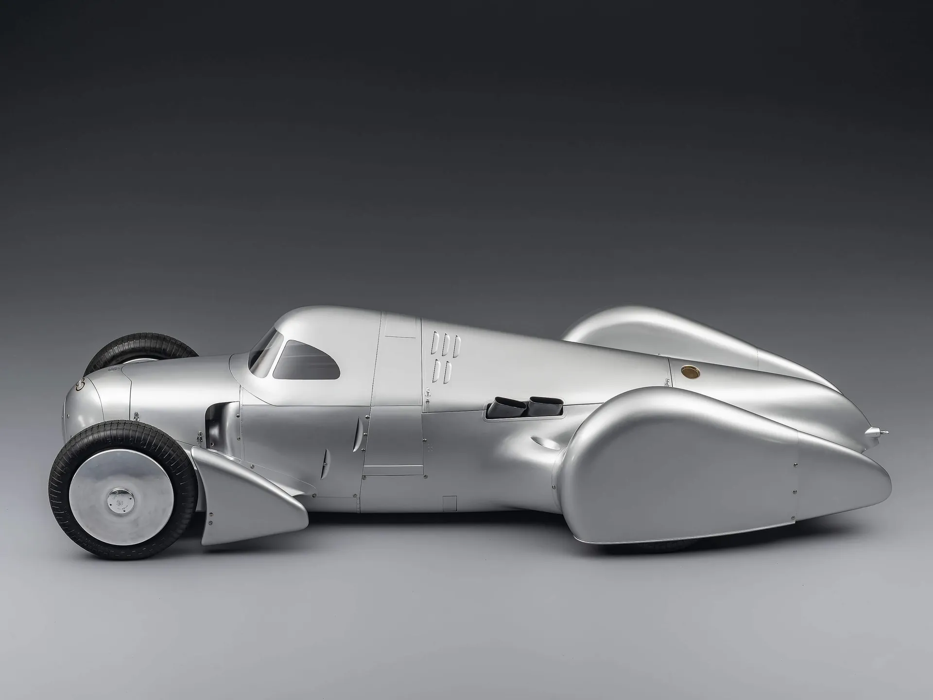 Audi Auto Union Lucca (2026) – boční profil