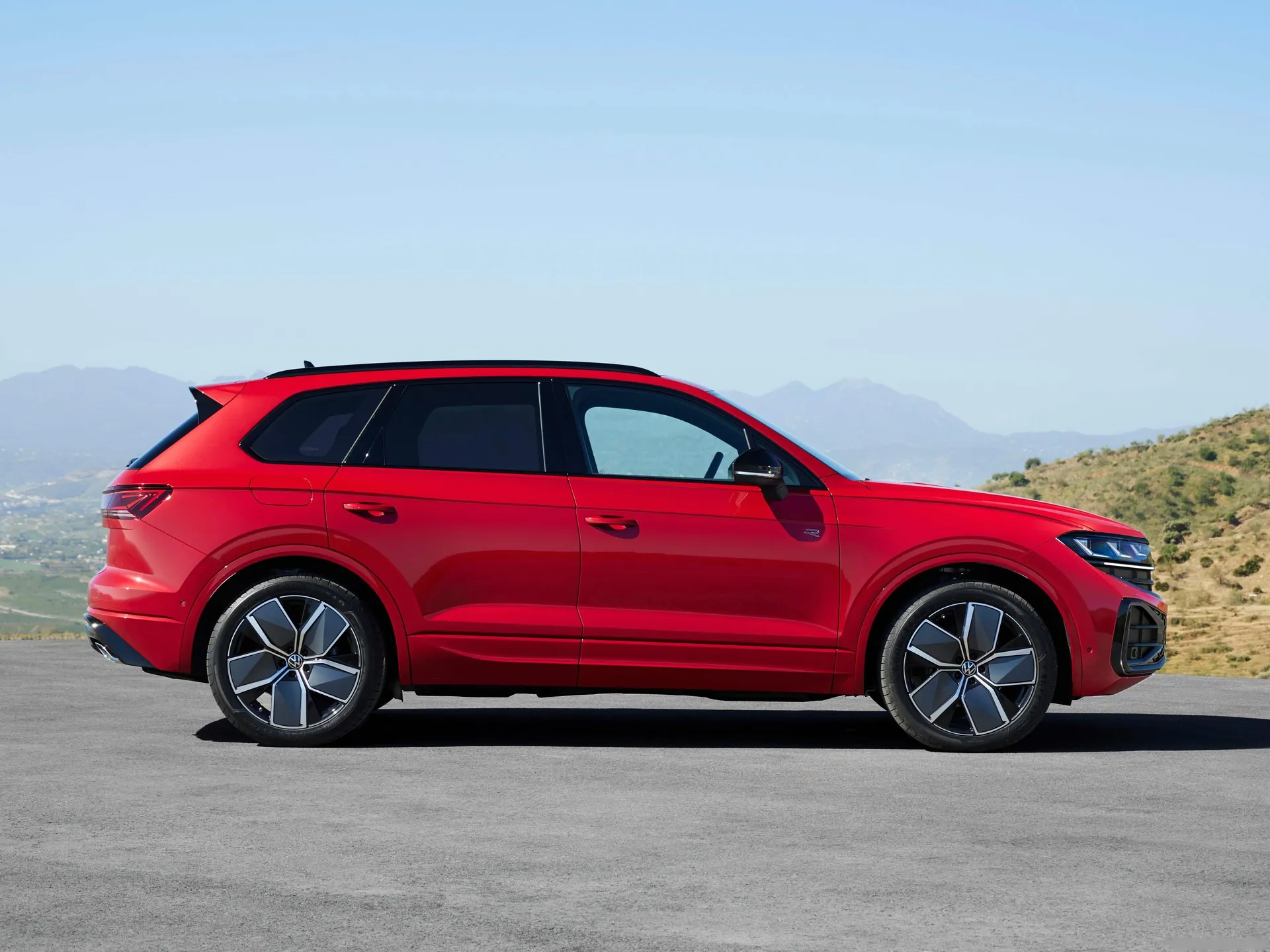 Volkswagen Touareg (2024) – boční profil
