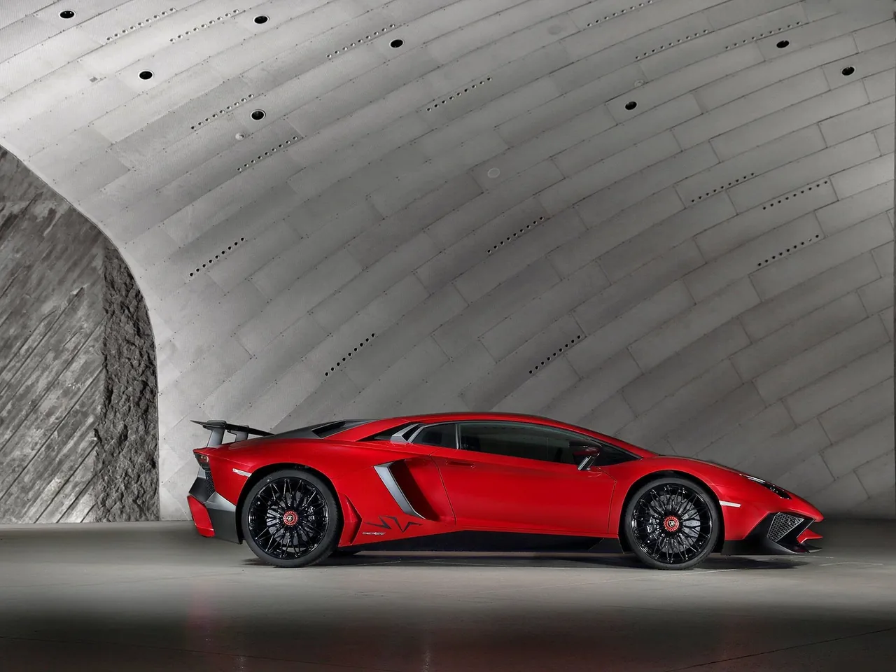 Lamborghini Aventador LP750-4 SV (2016) – boční profil