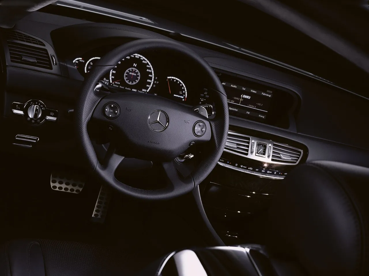 Mercedes-Benz CL 63 AMG (2007) - Interior