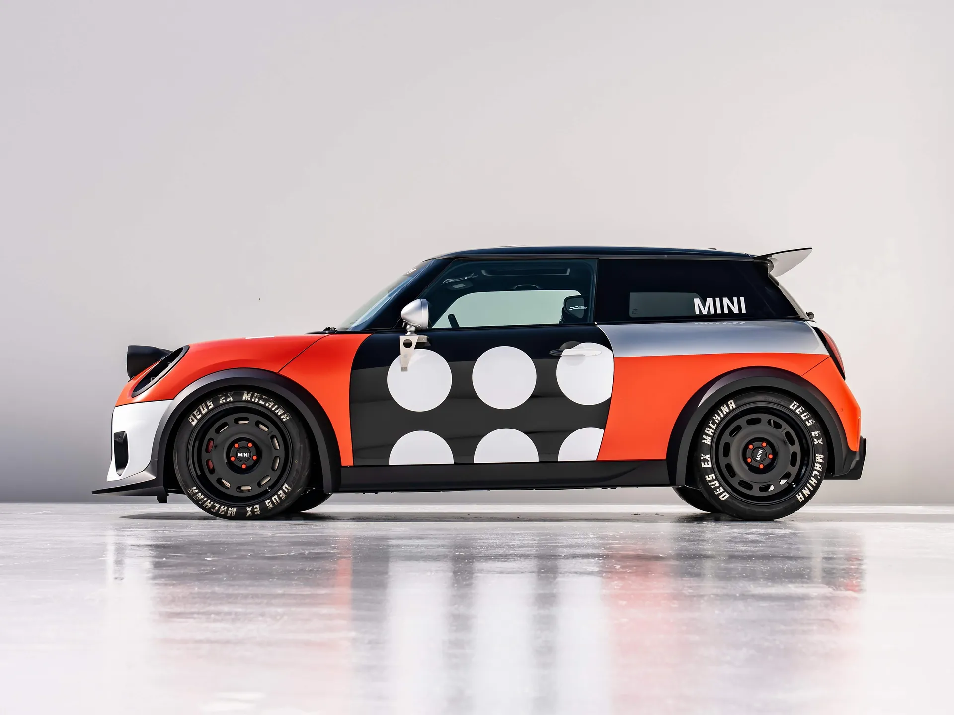 Mini JCW The Machina Concept (2025) – boční profil