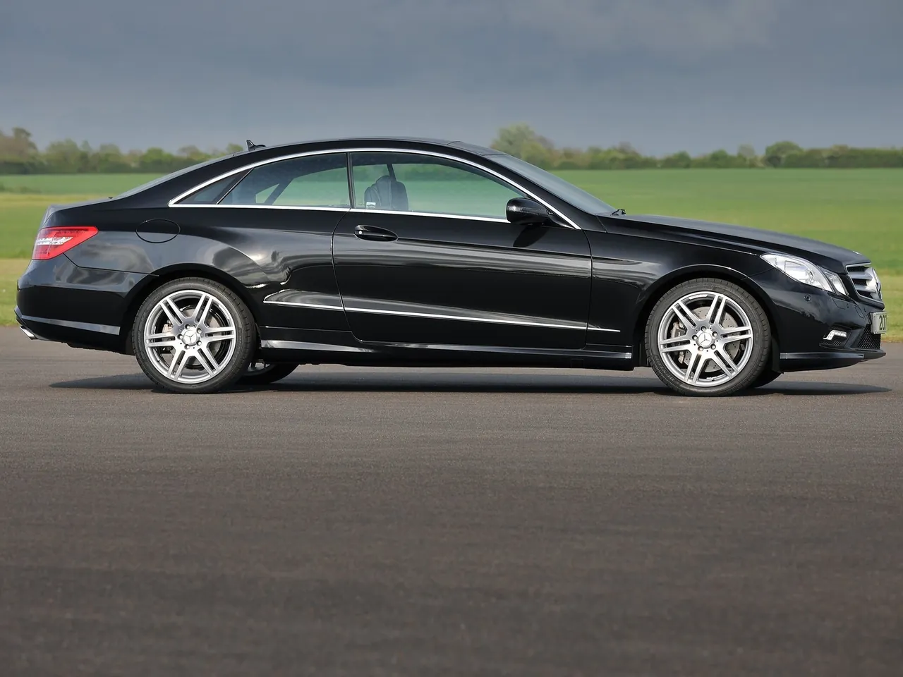 Mercedes-Benz E-Class Coupe [UK] (2010) - Side Profile
