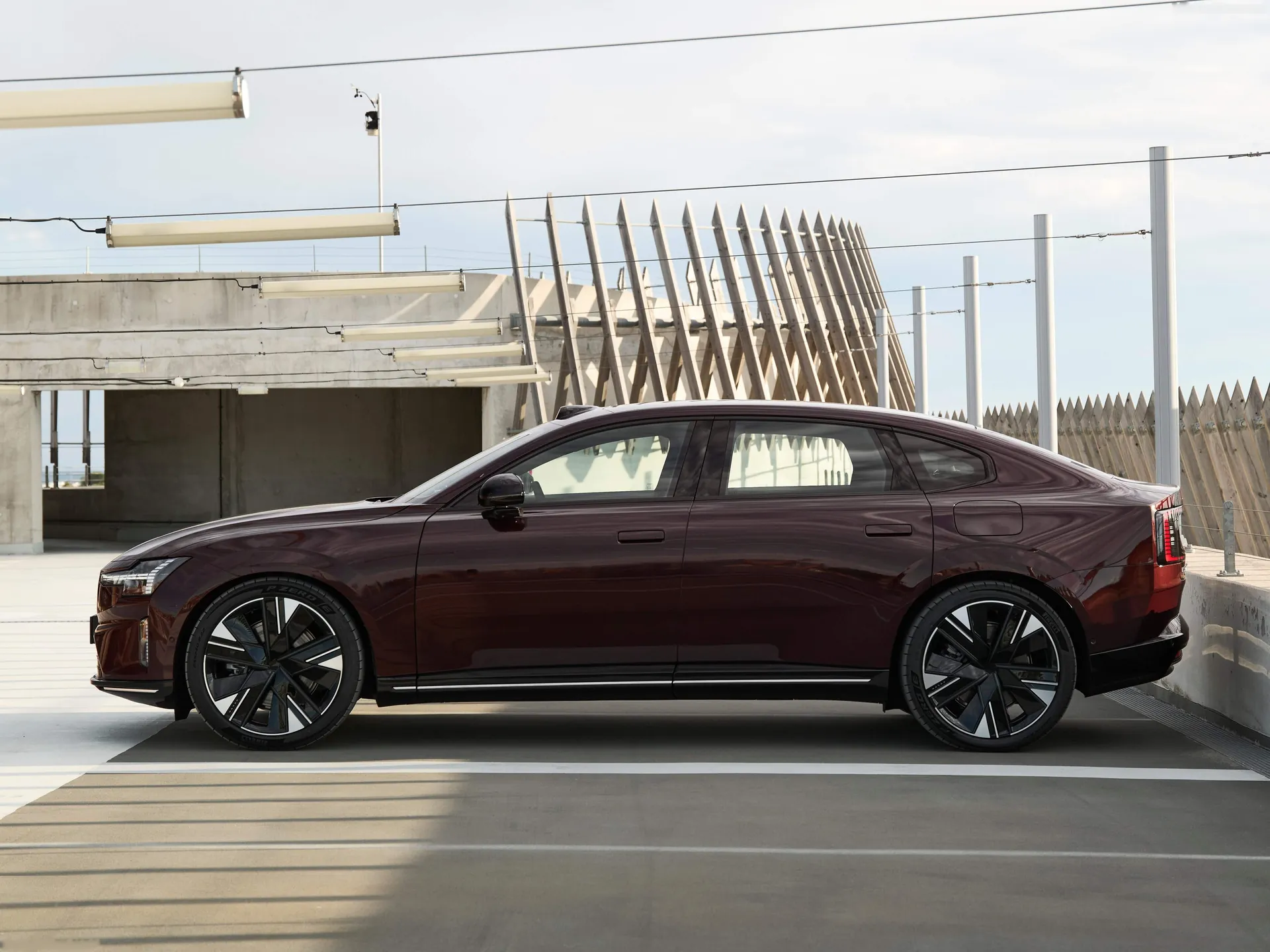 Volvo ES90 (2026) – boční profil