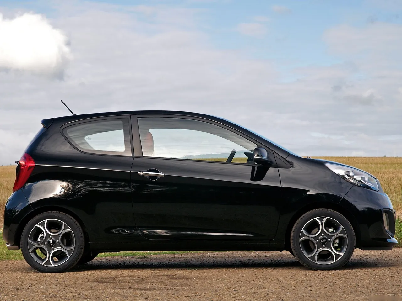 Kia Picanto 3-door (2012) – boční profil