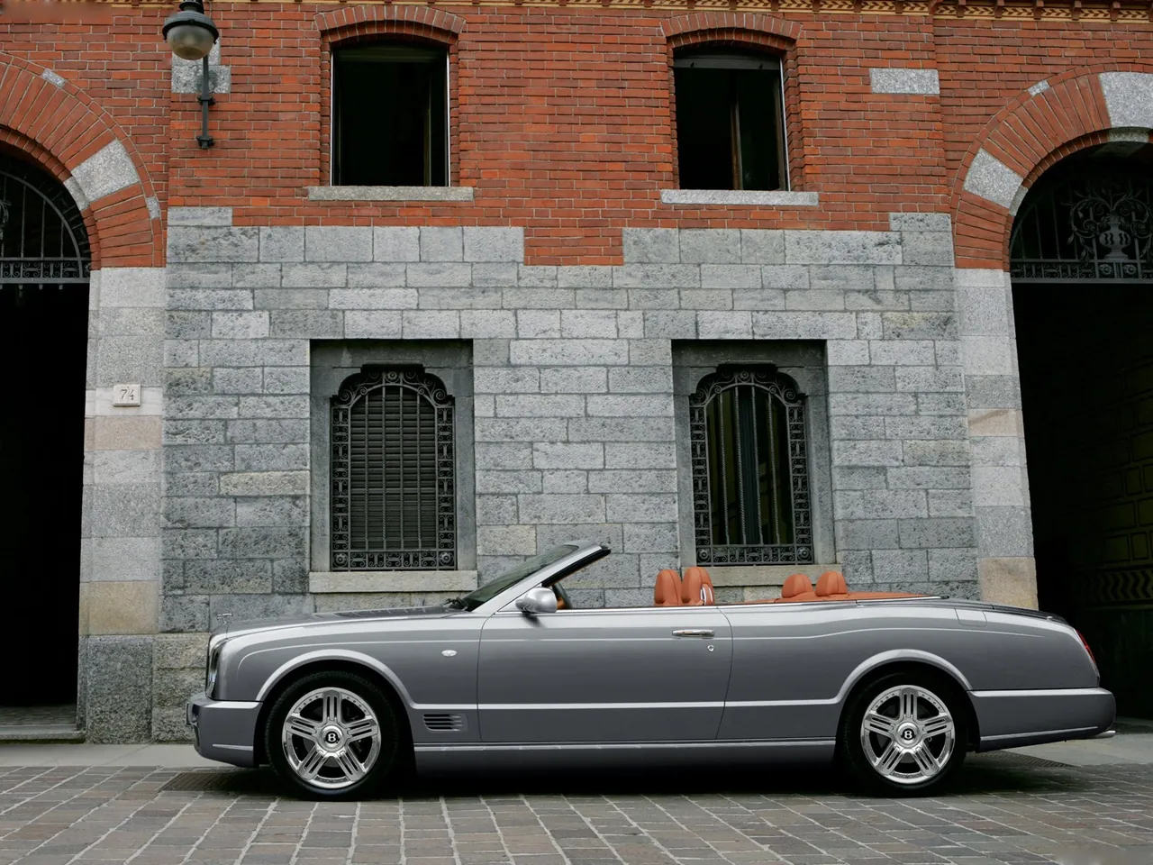 Bentley Azure T (2009) – boční profil