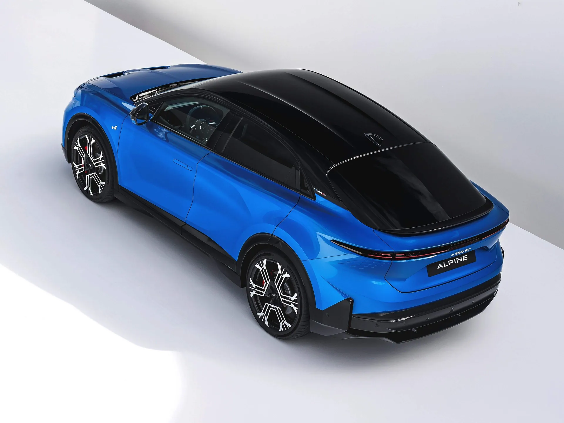 Alpine A390 (2026) – zadní tříčtvrteční pohled