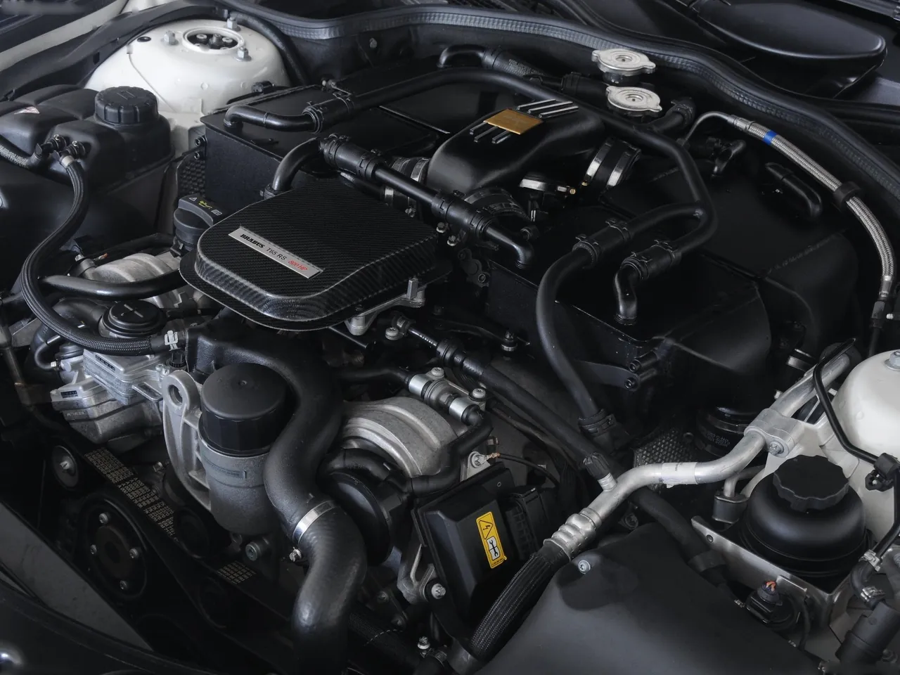 Brabus Mercedes-Benz SL65 AMG Black Series (2010) – motorový prostor