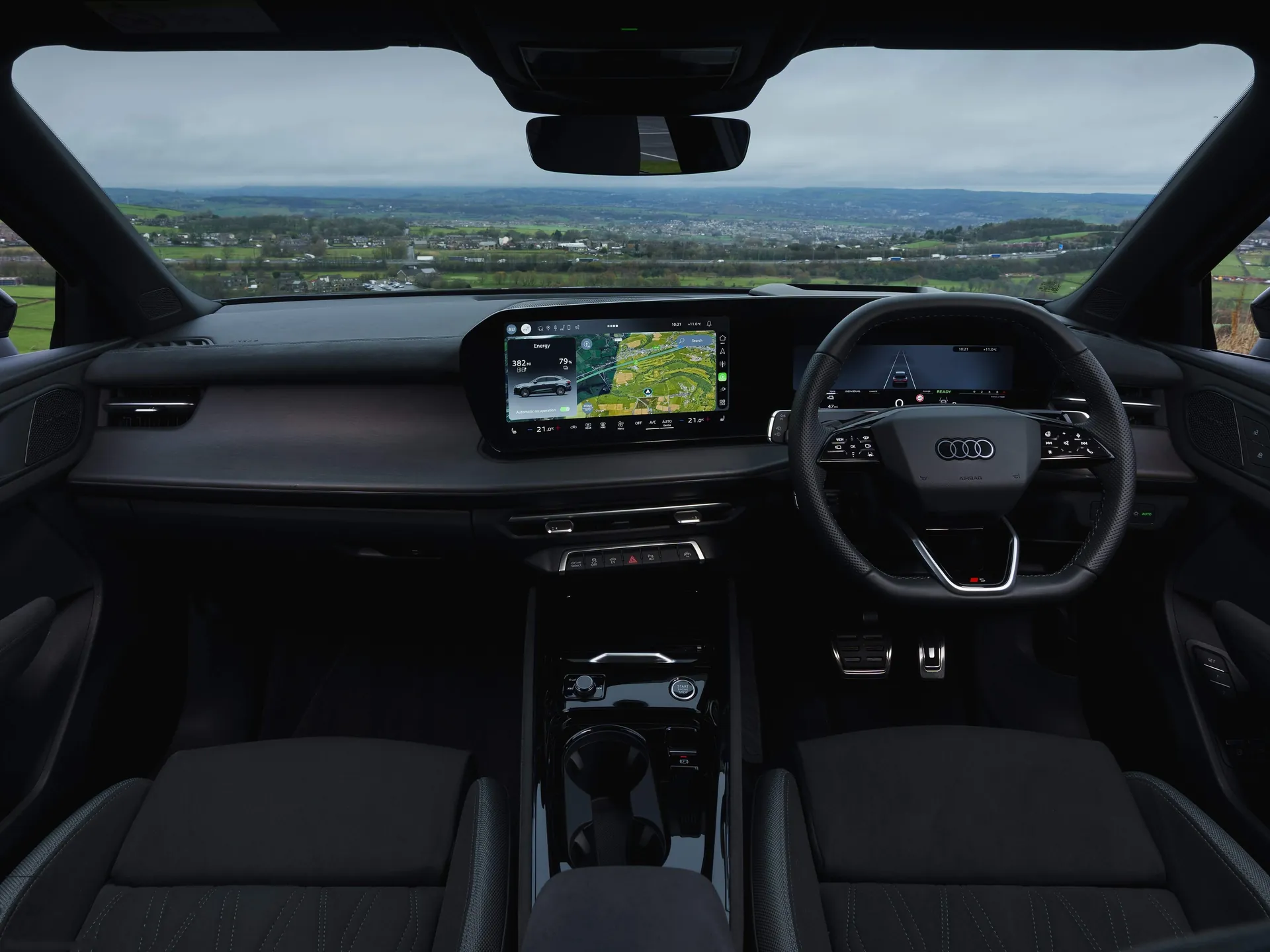 Audi Q3 Sportback e-hybrid [UK] (2026) – interiér