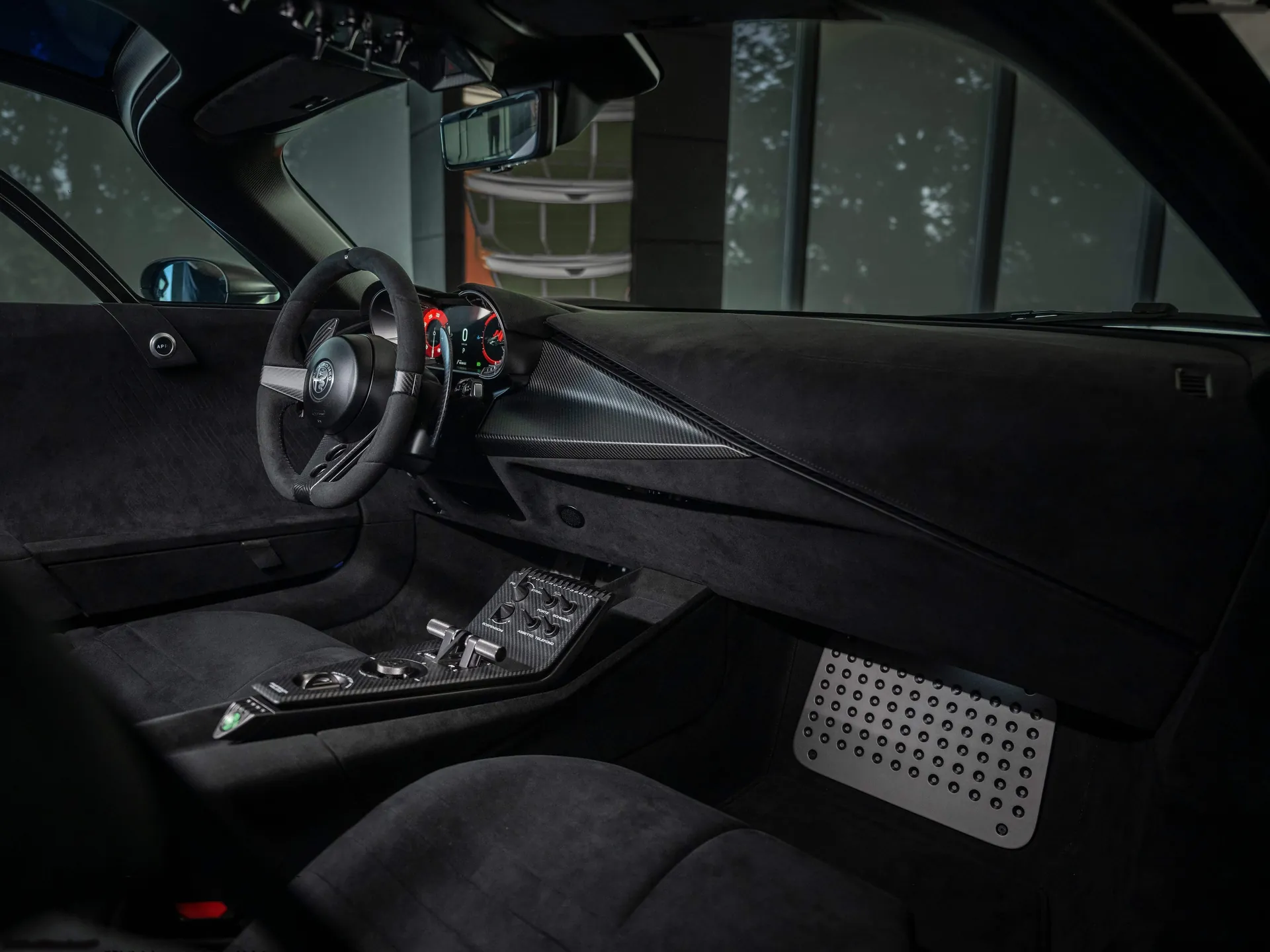 Alfa Romeo 33 Stradale Perla Nera (2026) – interiér