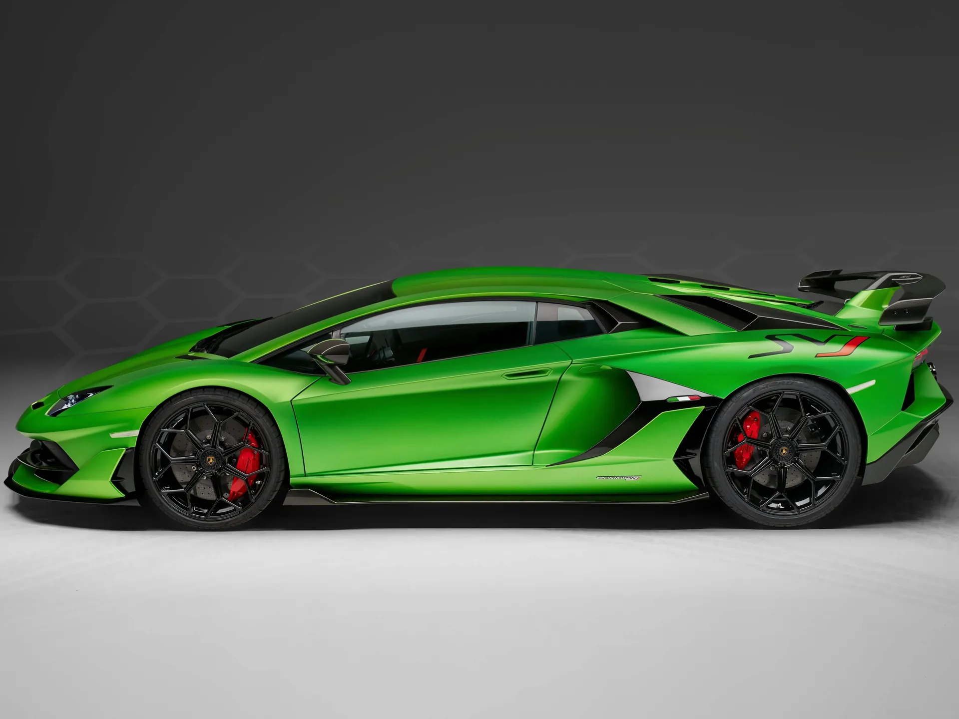 Lamborghini Aventador SVJ (2019) – boční profil