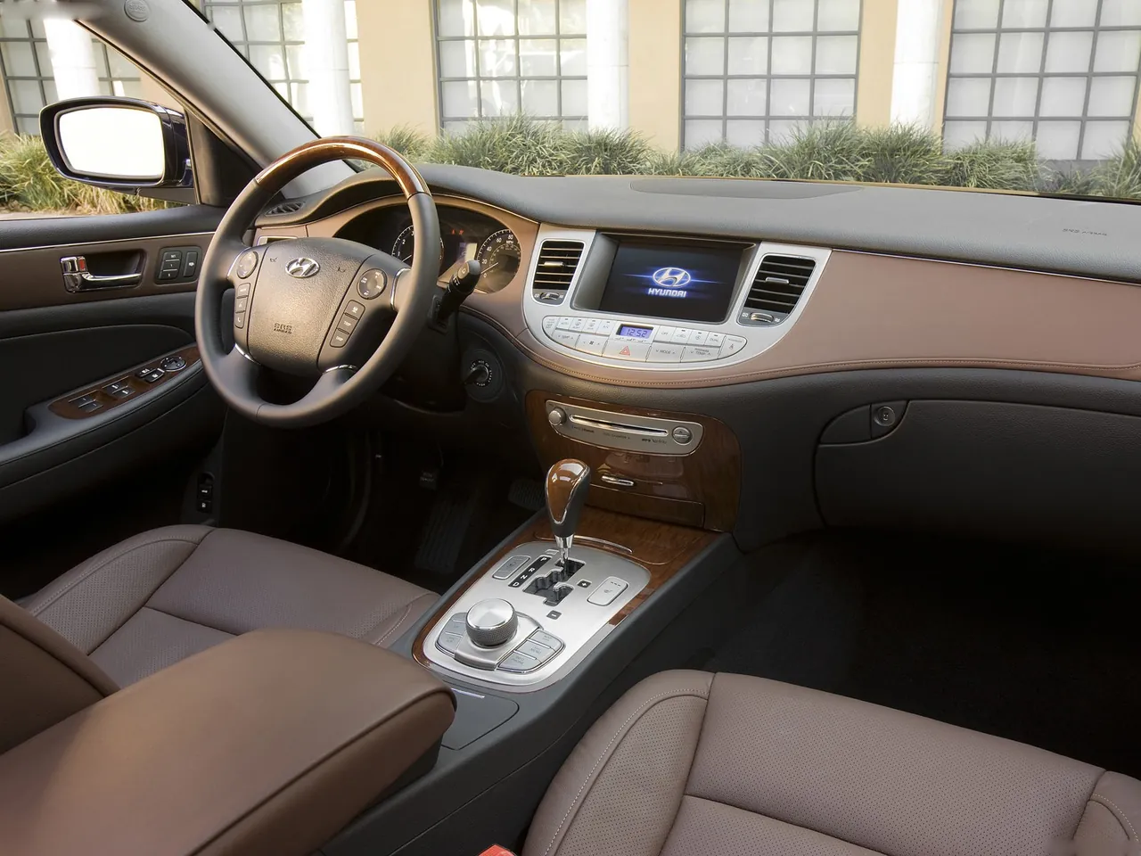 Hyundai Genesis (2009) – interiér