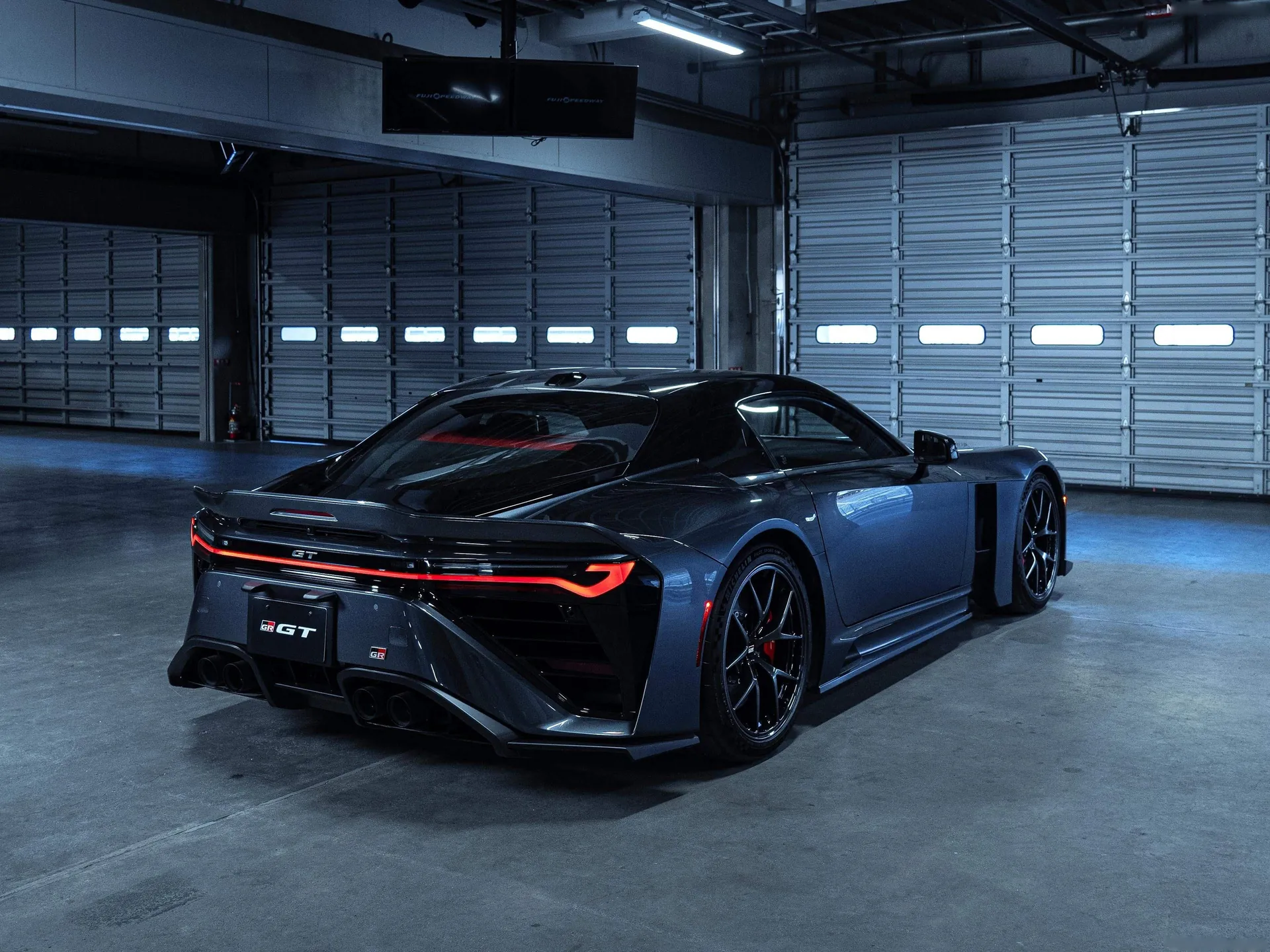 Toyota GR GT Concept (2025) – zadní tříčtvrteční pohled