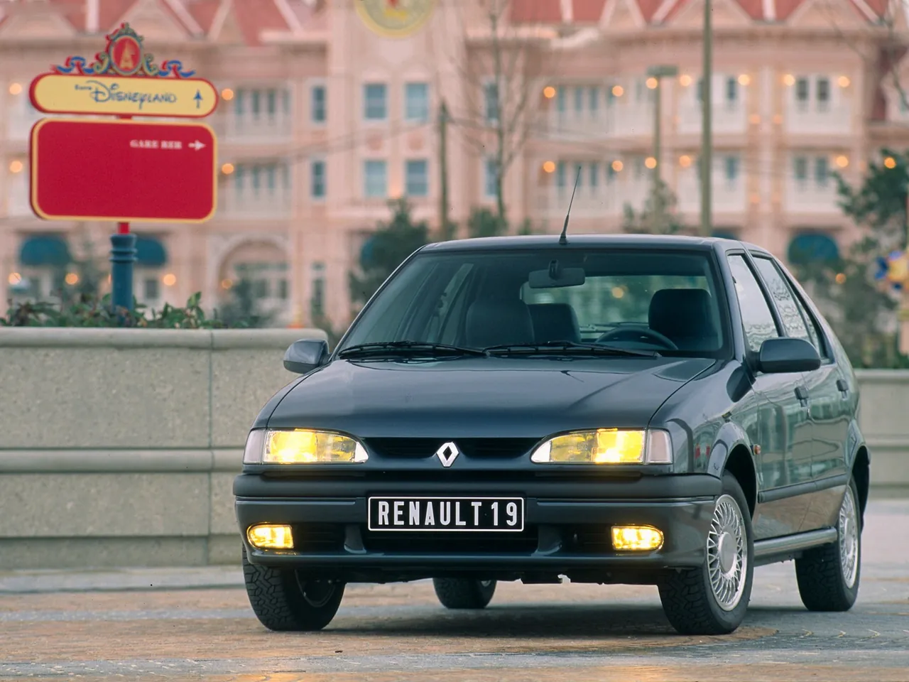 Renault 19 Baccara 5-door (1992)