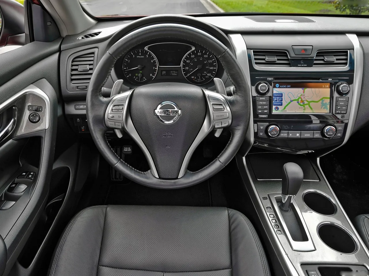 Nissan Altima Sedan (2013) – interiér