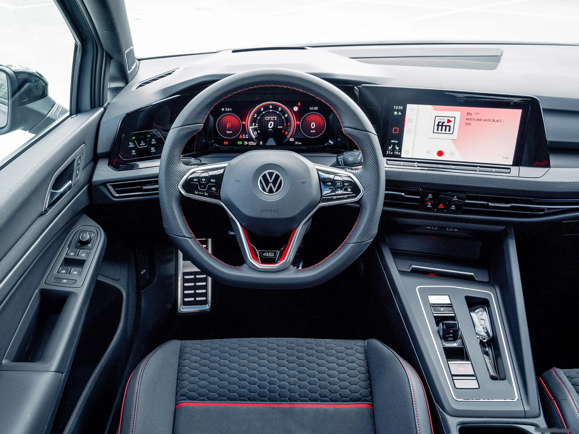 Volkswagen Golf GTI Clubsport 45 (2021) - Interior