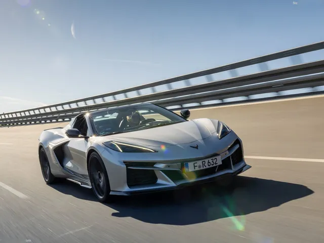 Chevrolet Corvette E-Ray Convertible [EU] (2026)