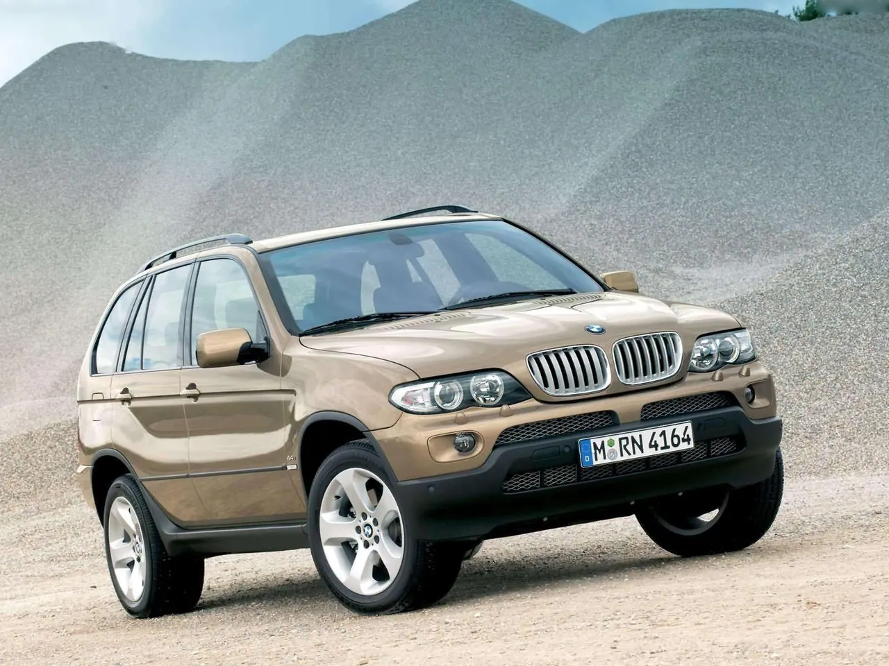 BMW X5 4.4i (2004)