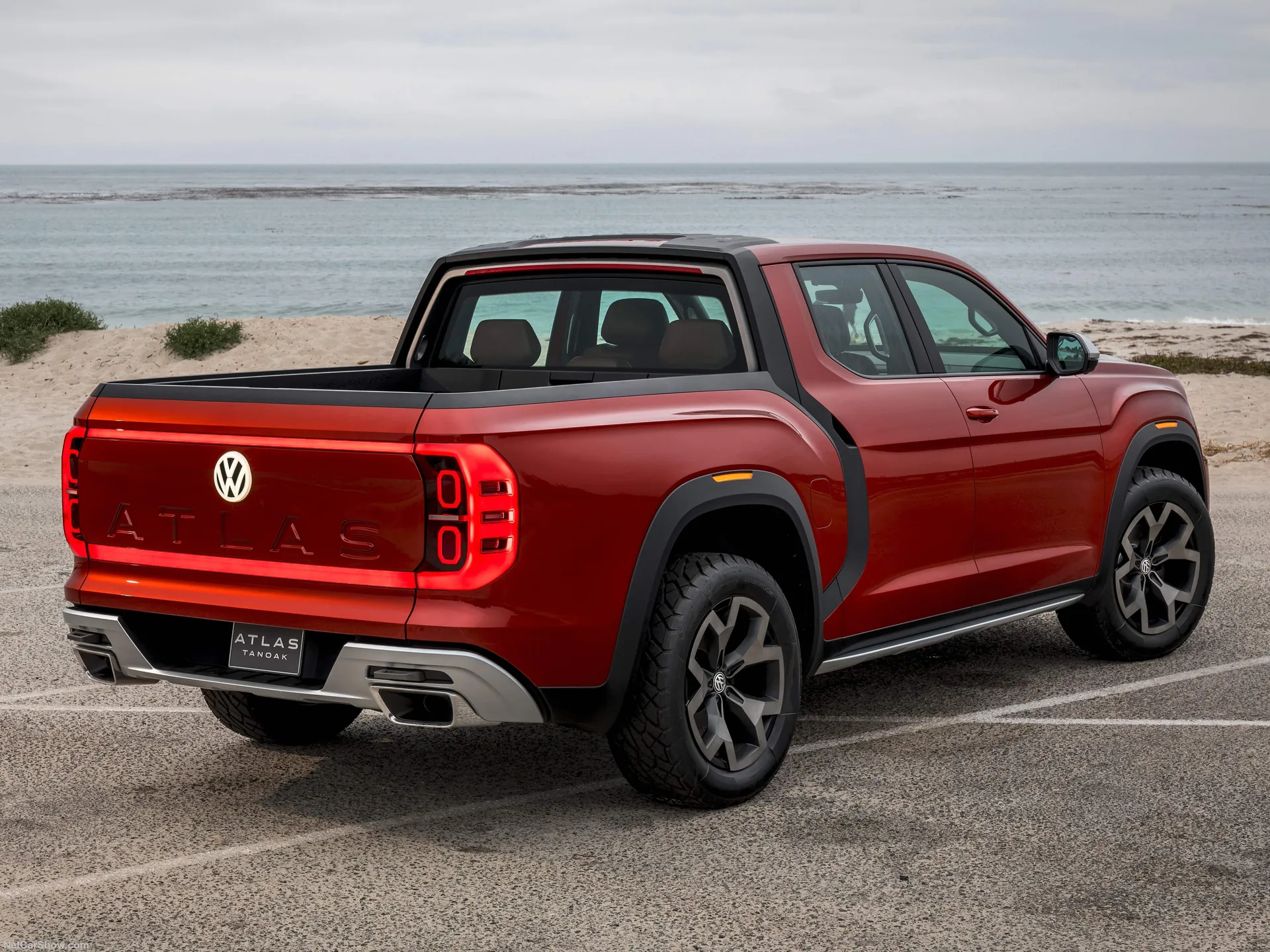 Volkswagen Atlas Tanoak Pickup Concept (2018) – zadní tříčtvrteční pohled