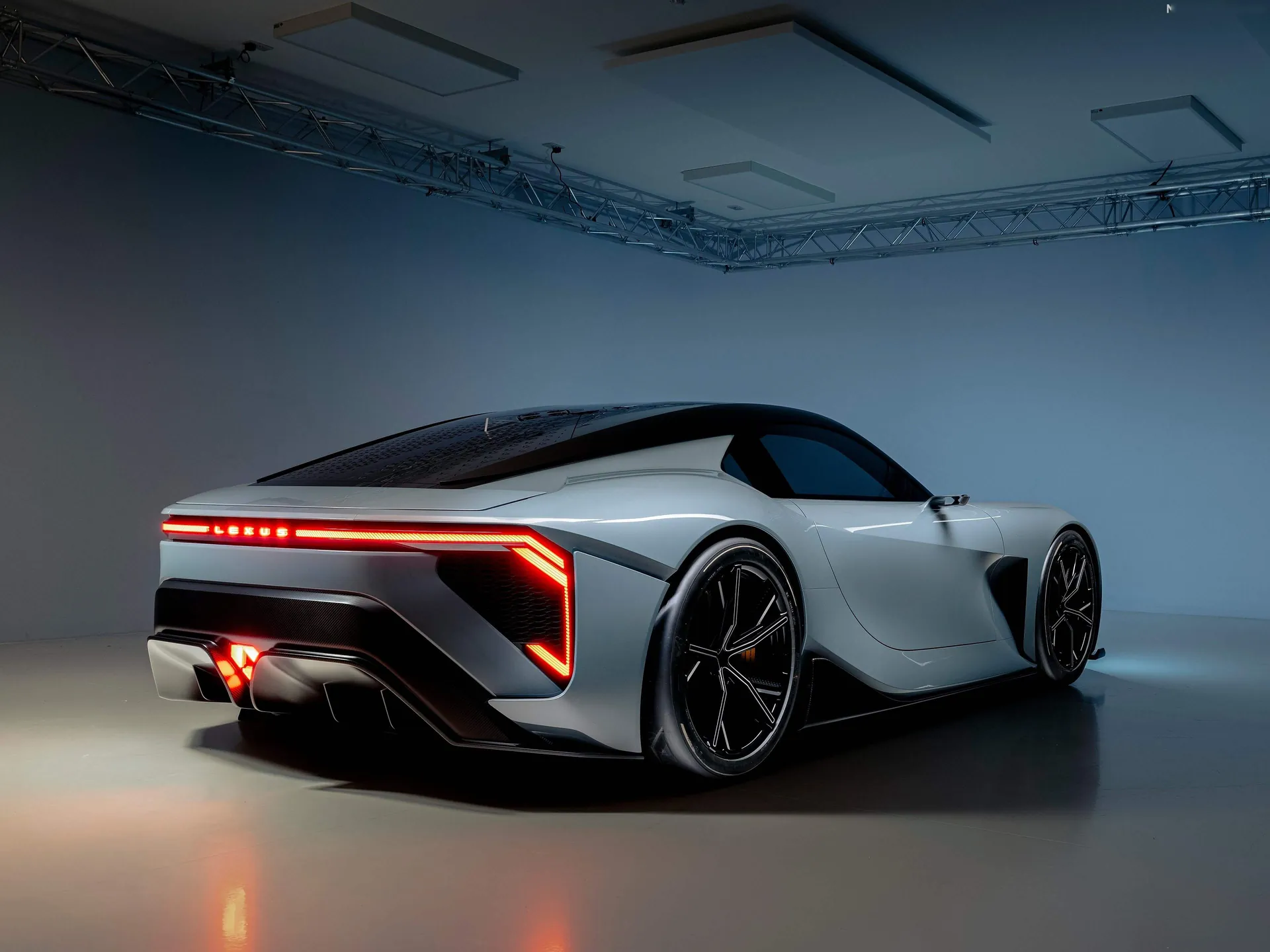 Lexus LFA Concept (2025) – zadní tříčtvrteční pohled