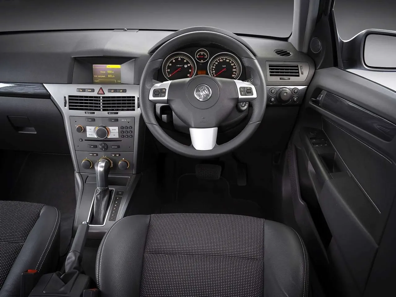 Holden Astra CDXi 5door (2004) – interiér