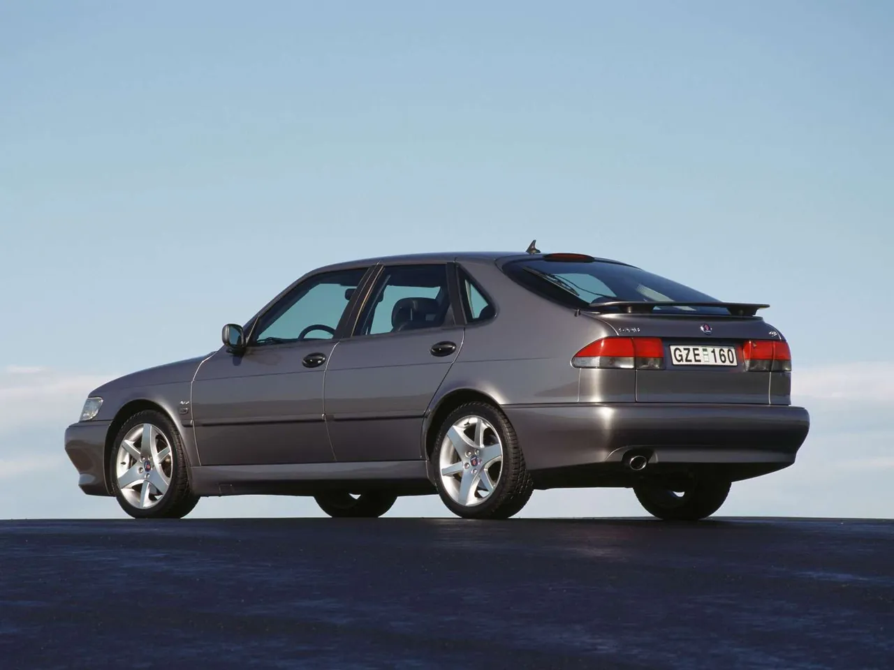 Saab 9-3 Aero (2001) – zadní tříčtvrteční pohled