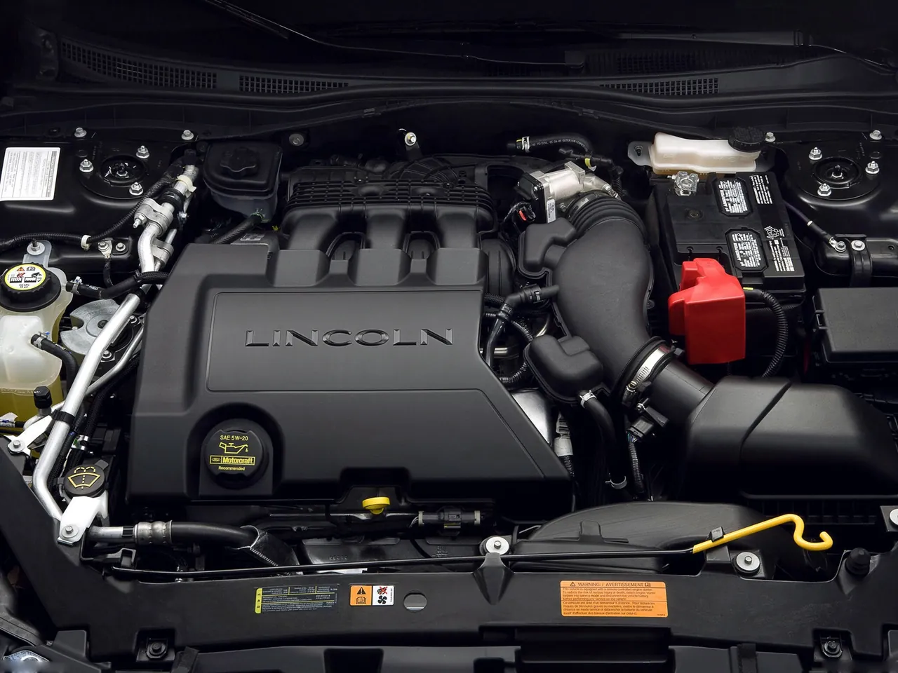Lincoln MKZ (2010) – motorový prostor