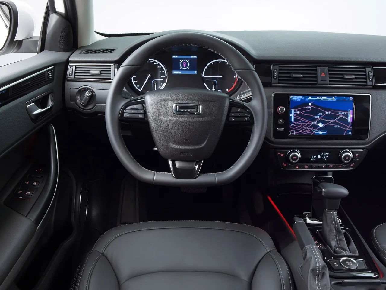 Qoros 3 City SUV 1.6T (2015) – interiér