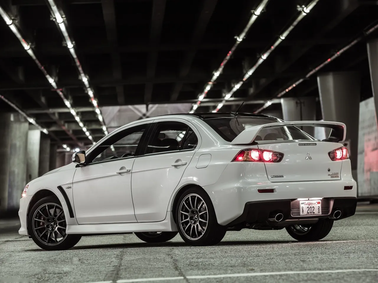 Mitsubishi Lancer Evolution Final Edition (2015) – zadní tříčtvrteční pohled