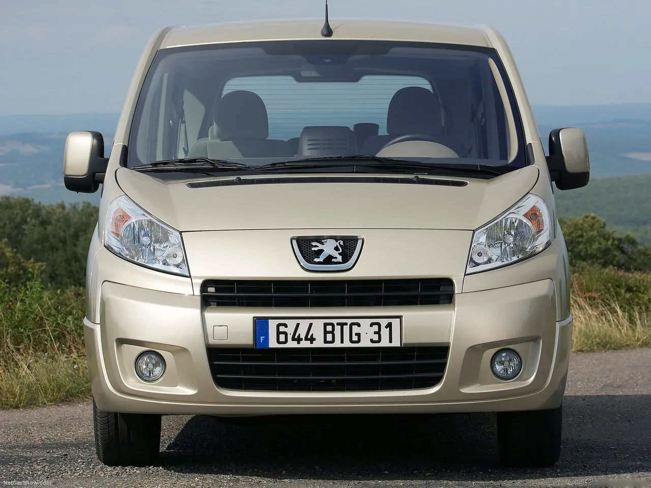 Peugeot Expert Tepee (2007) - Front