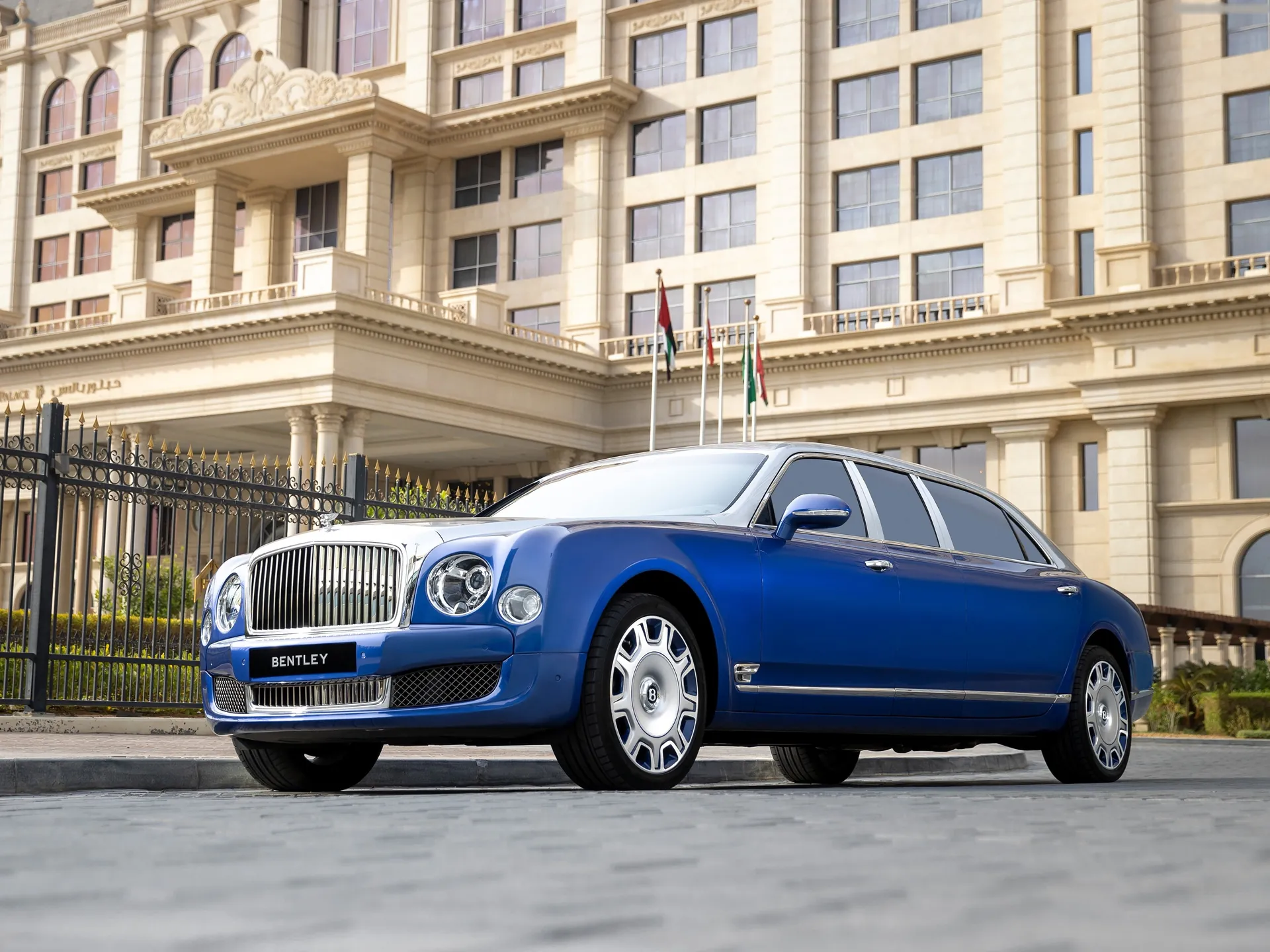 Bentley Mulsanne Grand Limousine by Mulliner (2017)