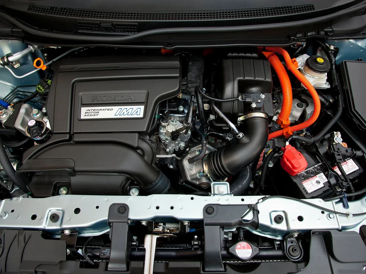 Honda Civic Hybrid (2012) – motorový prostor