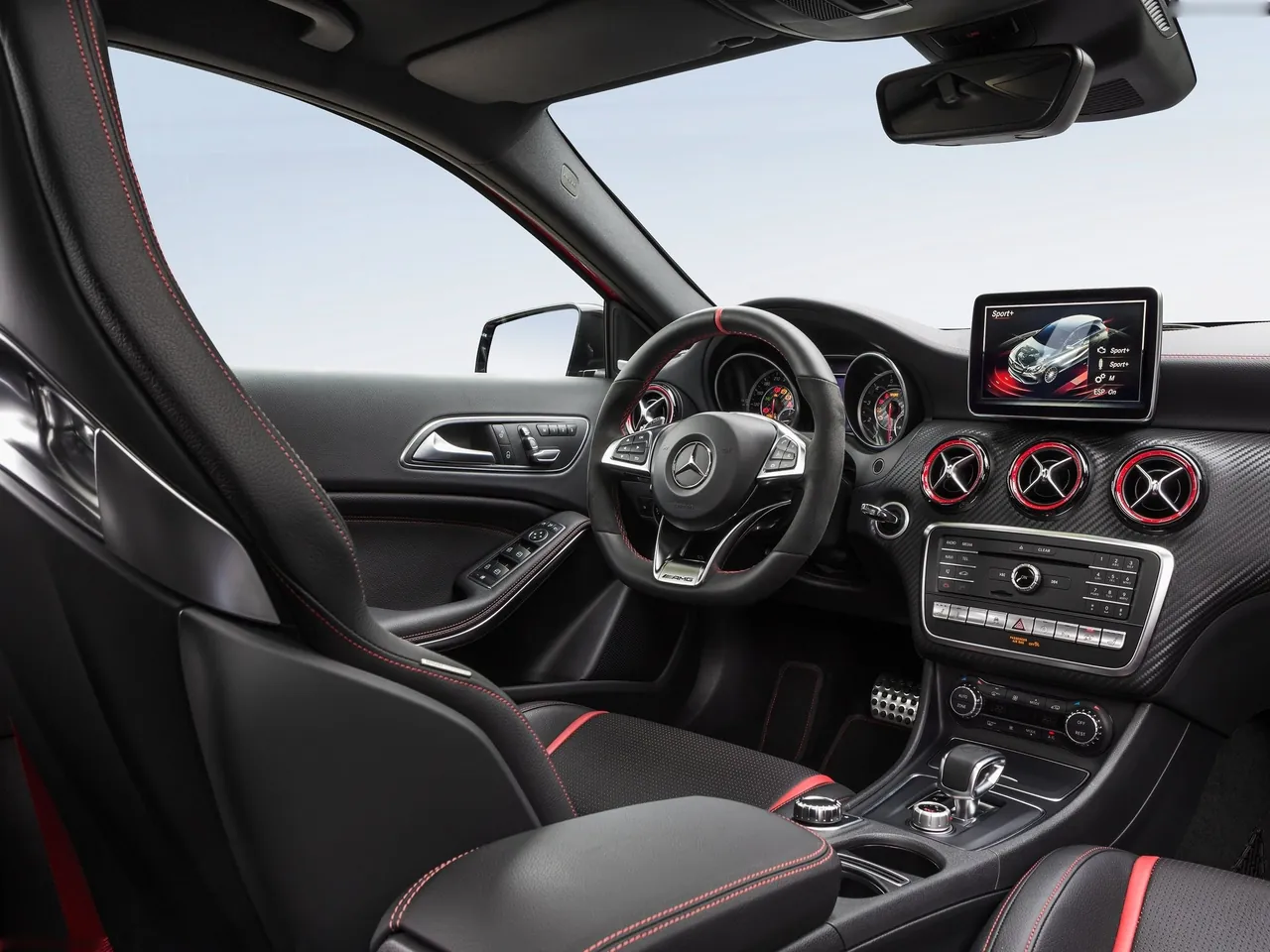 Mercedes-Benz A45 AMG 4Matic (2016) - Interior