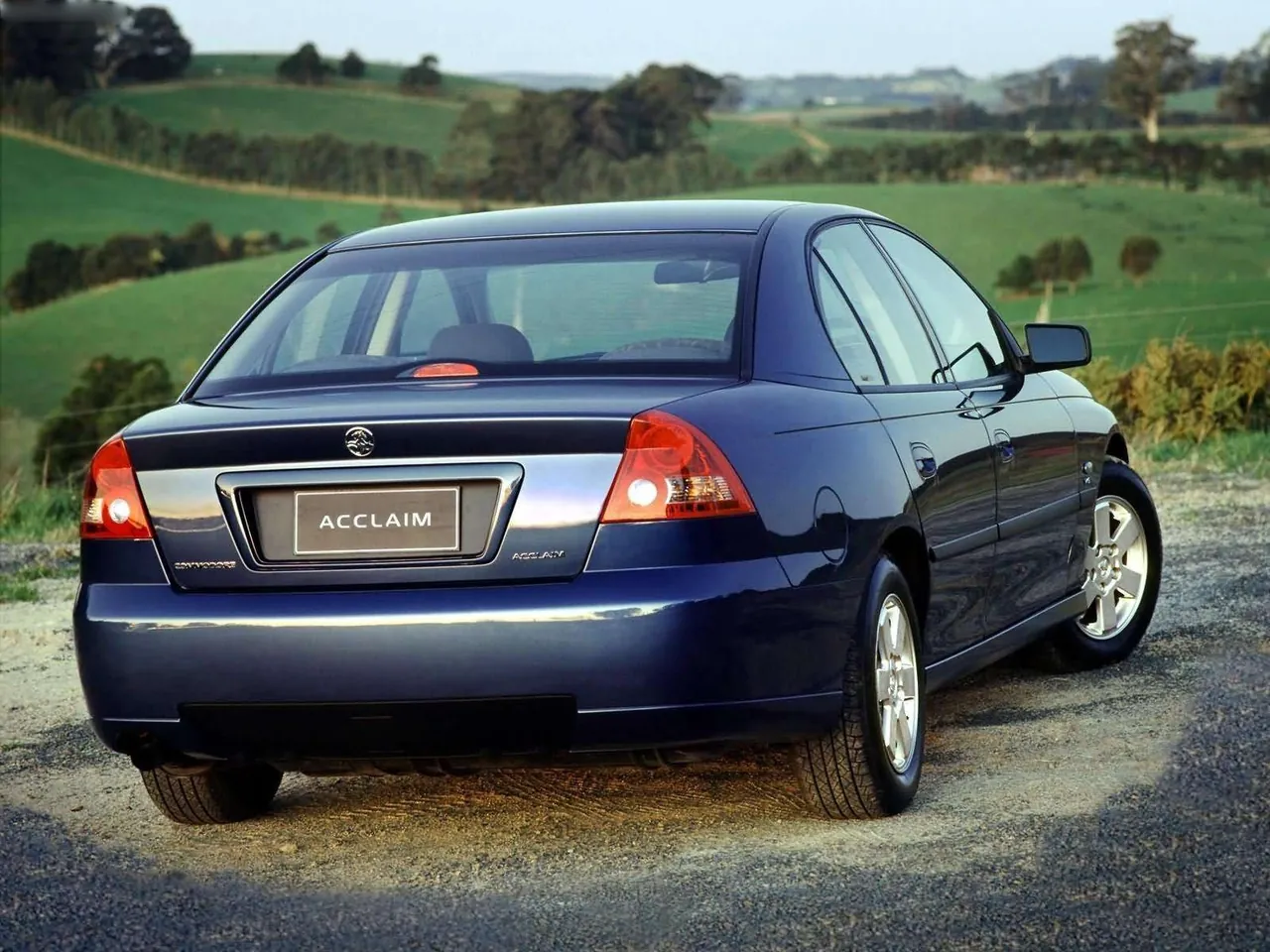 Holden VY Commodore Acclaim (2003) – zadní tříčtvrteční pohled