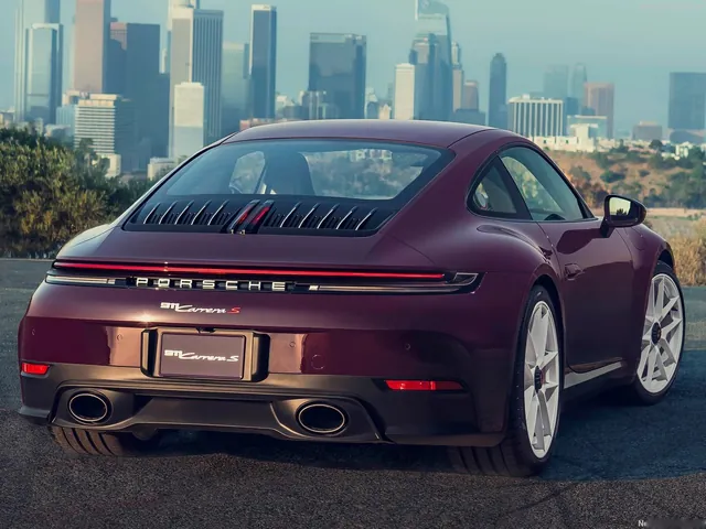 Porsche 911 Carrera S with MT Package [US] (2027)