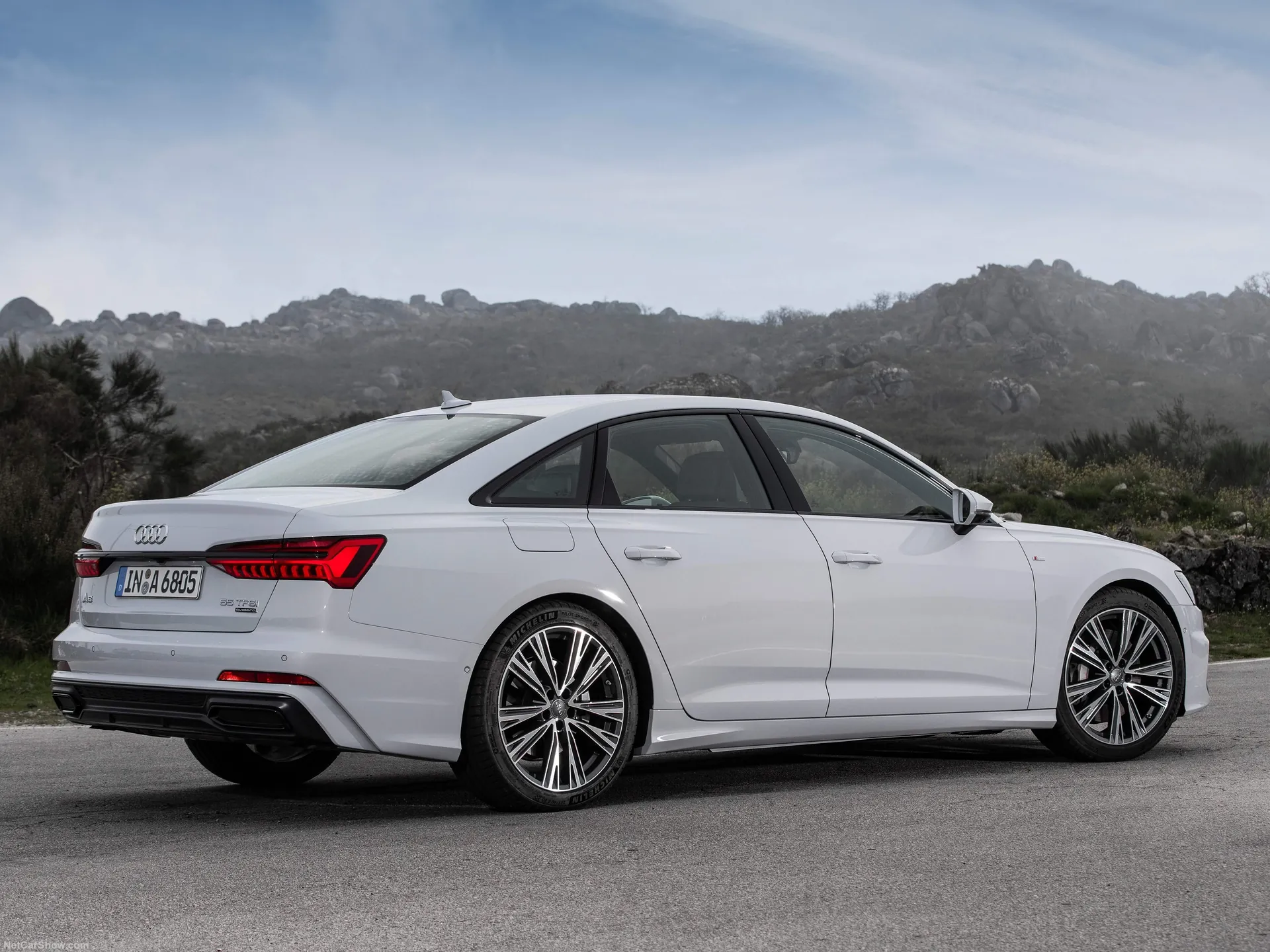 Audi A6 (2019) – zadní tříčtvrteční pohled
