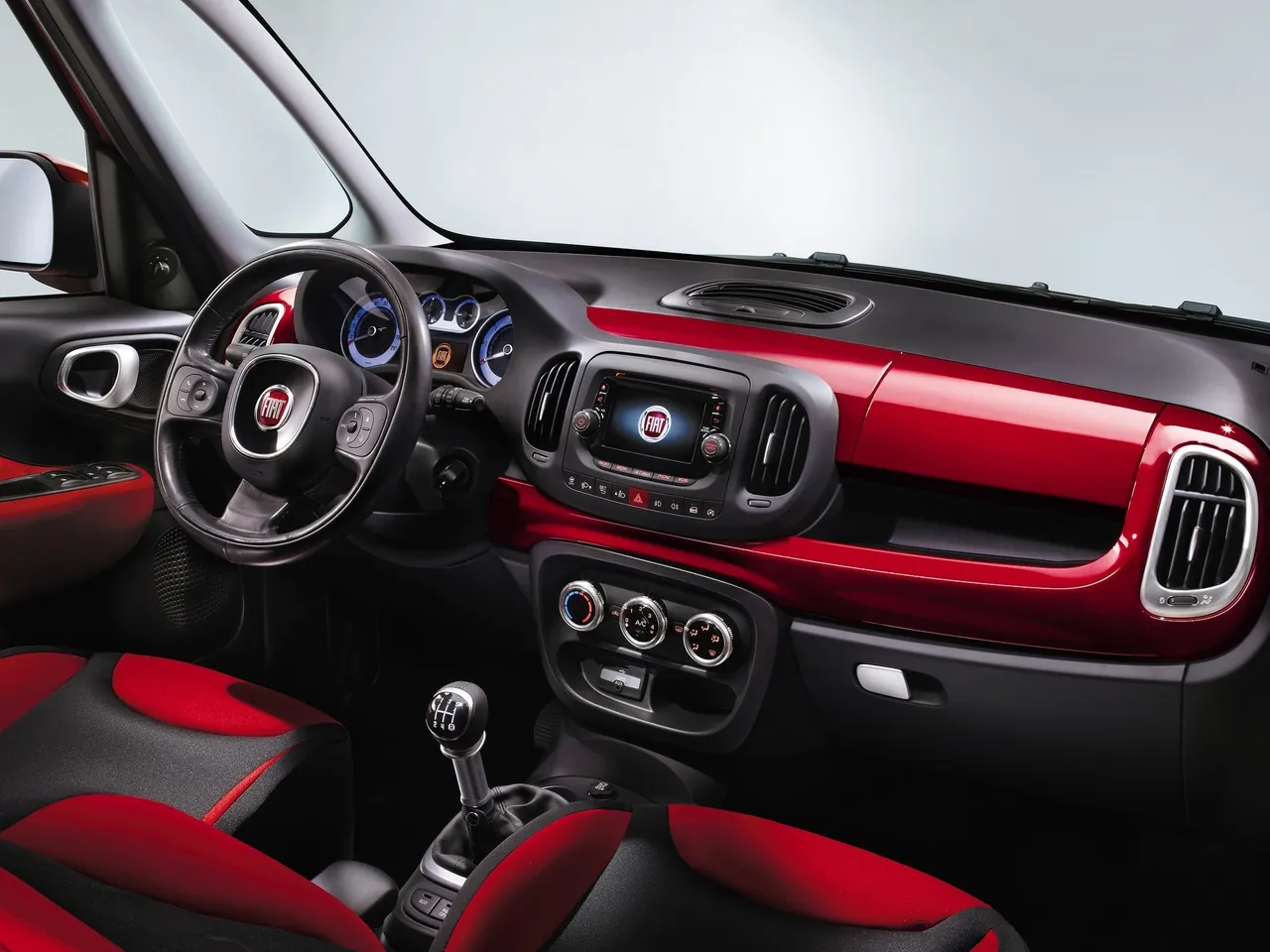 Fiat 500L (2013) – interiér