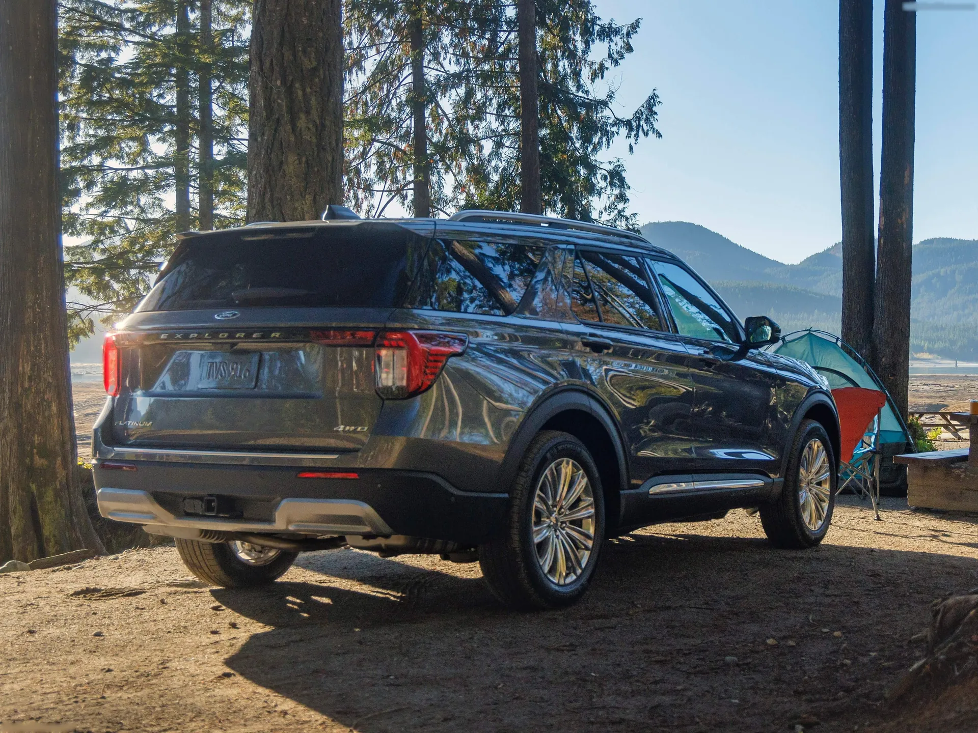 Ford Explorer (2025) – zadní tříčtvrteční pohled